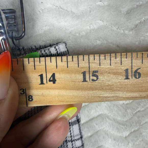 Hollister Gray Plaid Chinos - Picture 7 of 14